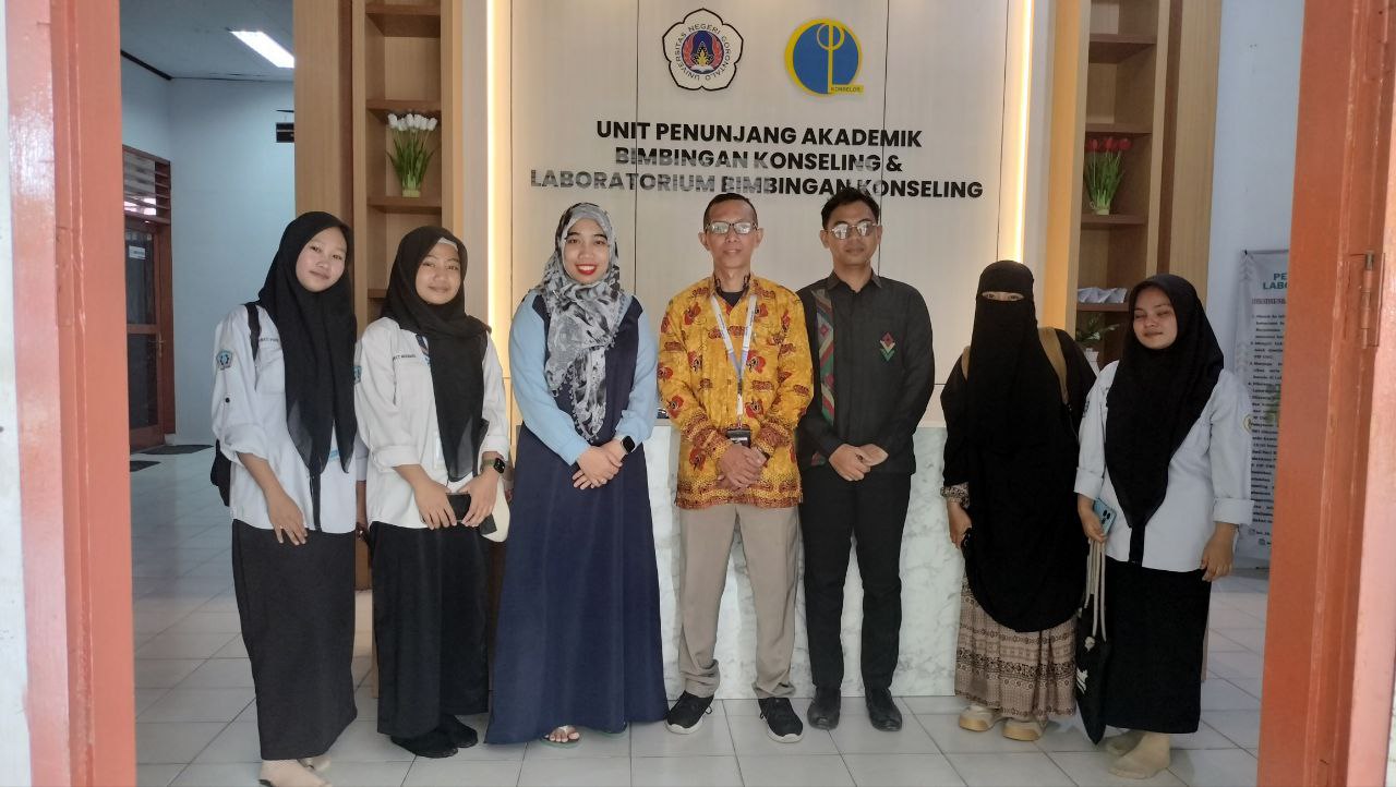 Kunjungan Tim PKL ke UNG